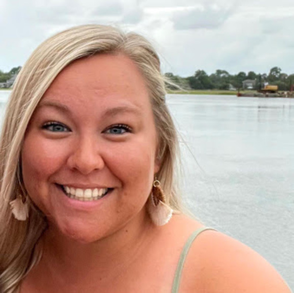 Meet your Posher, Olivia - Picture 1 of 1